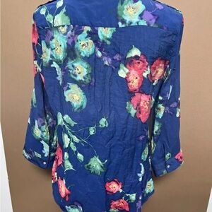 a.n.a Blue Blouse With Floral Design 1 Pocket S Small Rayon, Nylon 3/4 Sleeves